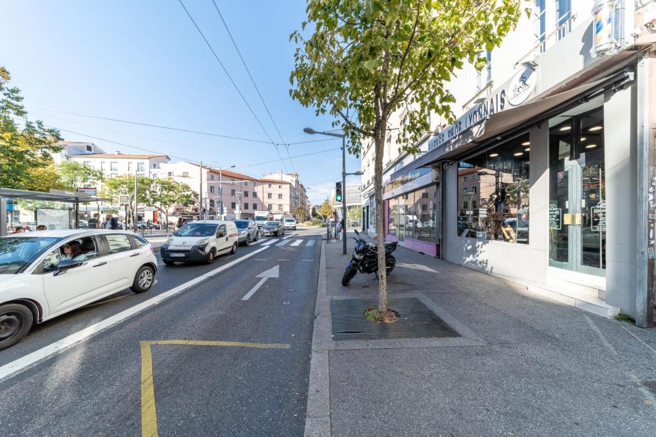 Le Marietton Appartement Cosy A Deux Pas Du Metro Valmy Лион Экстерьер фото